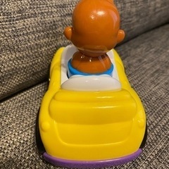 お猿のミニカーの画像