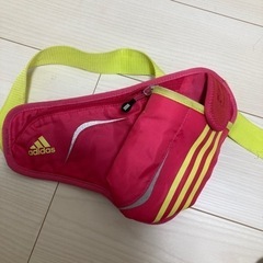 ランニングポーチ　adidas【明日破棄予定】
