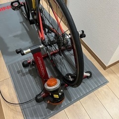 ミノウラ　自転車トレーニング用の負荷装置 及 防振・汗受けシートの画像