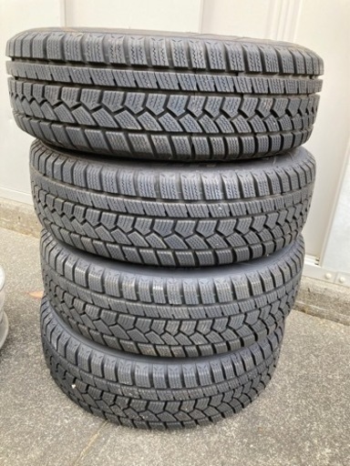 スタッドレスタイヤ