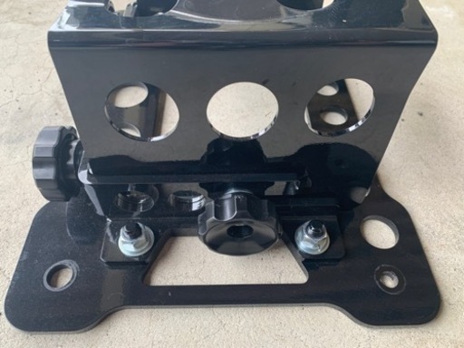【ジャンク品】スズキジムニーJB64用　スペアタイヤブラケット