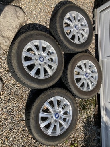 スタッドレスタイヤ195-65R15