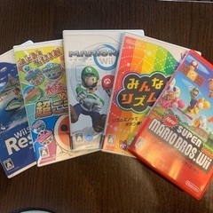 wiiリモコン、マリオカートハンドルの画像