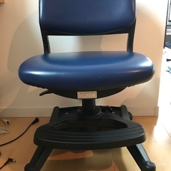 コイズミ　学習イス