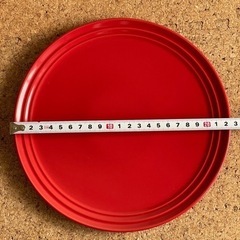 赤いプレートの画像
