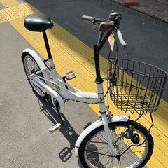【リサイクルショップどりーむ鹿大前店】No.1100　自転車　白色　鍵付きベル付き　ライト付き　カゴ付き　の画像