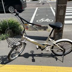 【リサイクルショップどりーむ鹿大前店】No.1100　自転車　白色　鍵付きベル付き　ライト付き　カゴ付き　の画像
