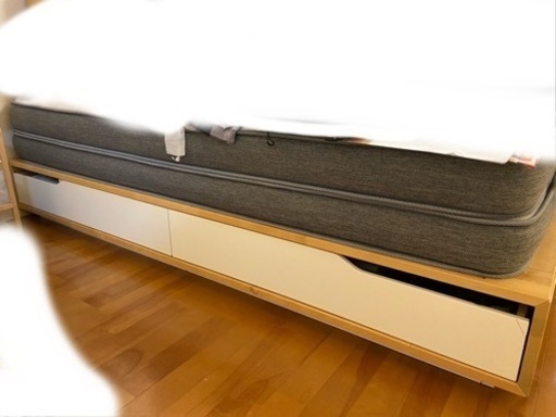 IKEAベットフレーム、ニトリマットレス