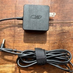 CP-0652 CYD 45W 19.5V 2.31A 急速充電...