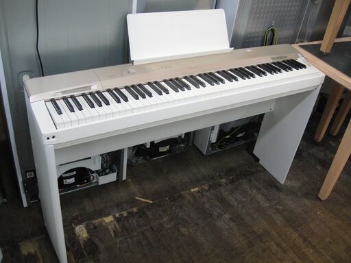 セール中につき、通常特価38,478円より20％引きの30,782円!　 2018年製　CASIO カシオ　電子ピアノ　Privia　プリビア　PX-160　88鍵　スタンド・取説付き