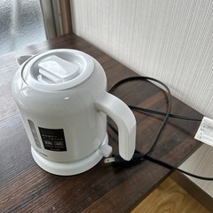 アイリスオーヤマ 電気ポット 2023年製の画像