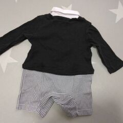 スーツ風ロンパース　80サイズの画像