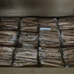 　キャンプやバーベキューに　薪やたいまつ　大量にあります