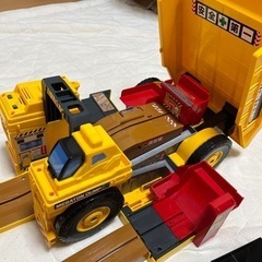 トミカ現場変形メガトンダンプ　の画像