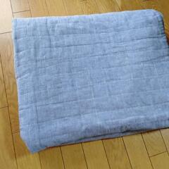 ニトリ　ラグ　さしあげます。