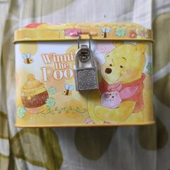 プーさんの貯金箱（カギ付き）