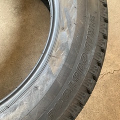 スタッドレス　タイヤ　ブリヂストン　4本セットの画像