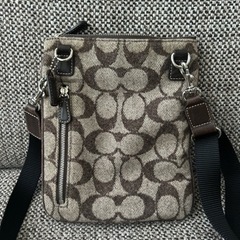 COACH  ユニセックス　ショルダーバック　斜めがけバックの画像