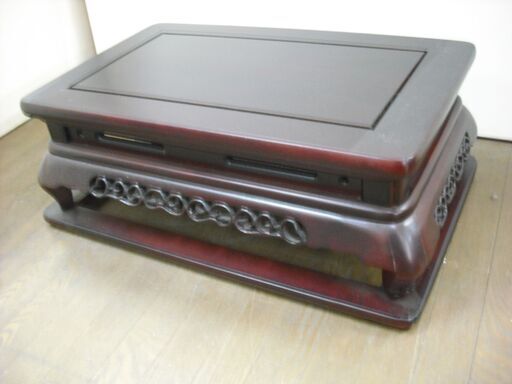 値下げ。家具廃業展示品・未使用新品　花台・唐木家具　総花梨無垢材　摺漆仕上げ　ｗ５４ｄ３４ｈ２１ｃｍ。紫檀色・２段仕上げの唐木工芸品。 樫木の代表花梨材の高級花台です。