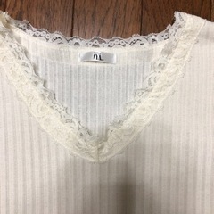 【受け渡し完了】しまむら　プチプラのあやコラボ　カットソーの画像