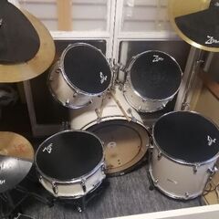 ドラム楽器の画像