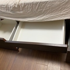 ニトリ　収納つきベッドフレームセミダブルの画像