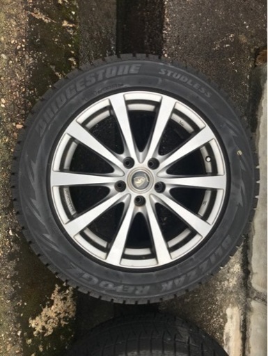 225/55R 17 スタッドレスタイヤ　4本　アルファード等に