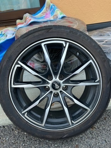 17インチホイール&タイヤ付き！！買ってから半年しかはいてません！