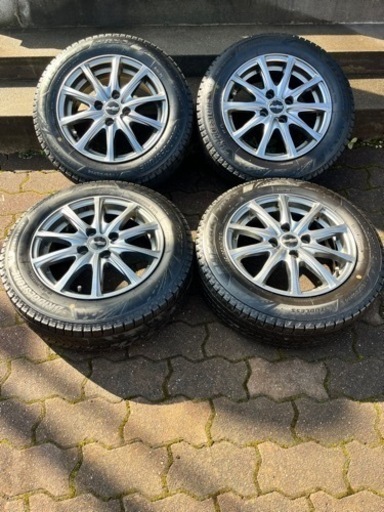 スタッドレスタイヤ　VRX3