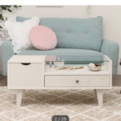 リビング　ガラステーブル