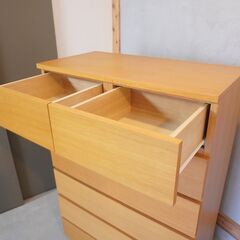 オーク材を使用した無印良品(MUJI)の木製6段ワイドチェストです