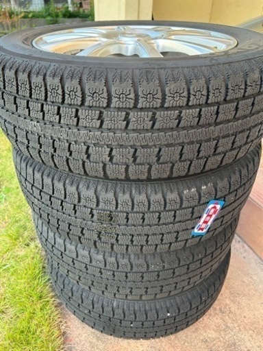 スタッドレスタイヤ【ホイル付】175/65R15 アクア