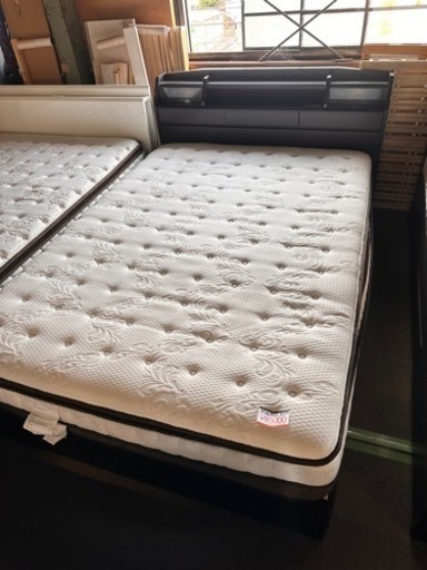 ダブルベッド　ニトリ