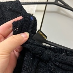 透かし編みトップスの画像
