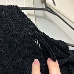 透かし編みトップスの画像