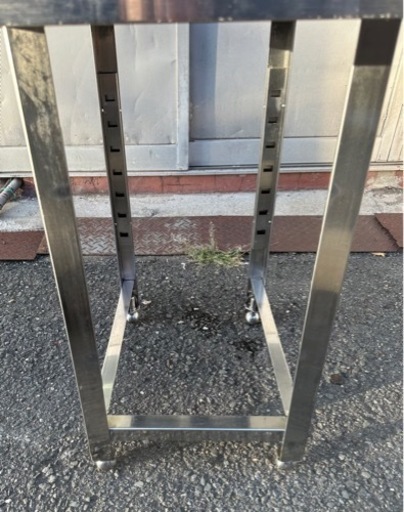 業務用 サーバー台 作業台 調理台 400×600×750(mm) 厨房機材 飲食店 キッチン 厨房機器 店舗用品 洗い場 ビール台 大阪発