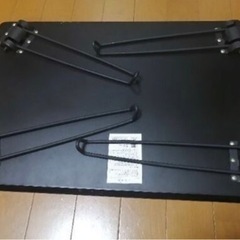 折りたたみテーブルの画像