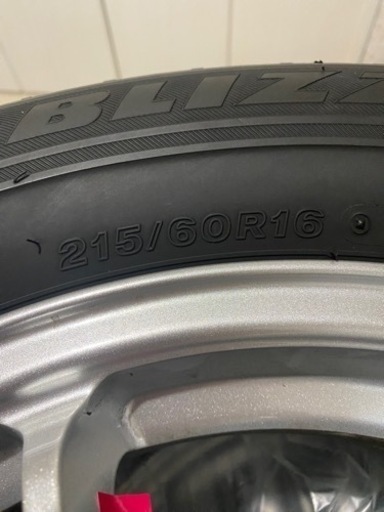 【値下げ】スタッドレス　215/60Ｒ16 ４本セット