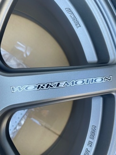スタッドレスタイヤ　245/40R18