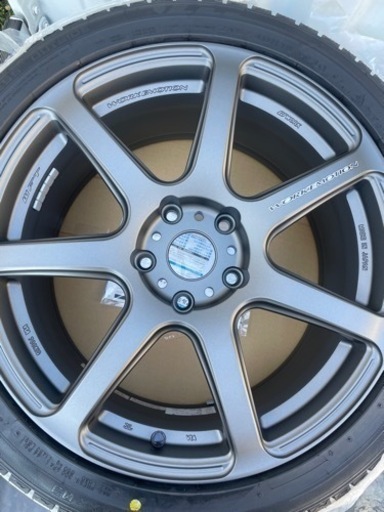 スタッドレスタイヤ　245/40R18