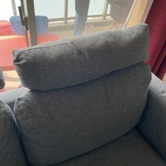早い者勝ち　IKEAの3人掛けソファの画像