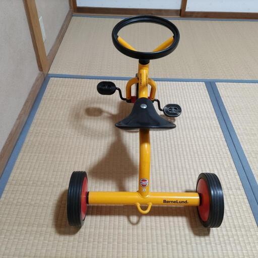 子供用の三輪車