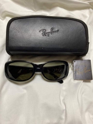 美品　レイバンサングラス　レア　黒　レンズはグレイ