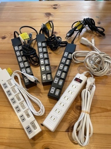 ☆交渉中☆電源タップ5つ　延長コード1つ