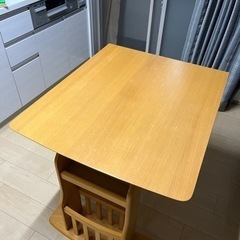 折り畳みダイニングテーブルの画像