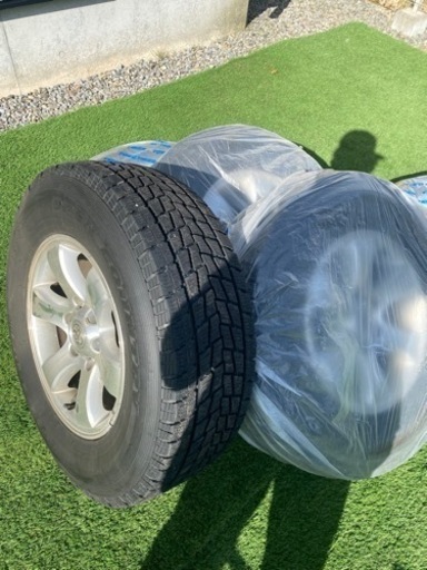 ランドクルーザープラド　スタッドレス　純正アルミ