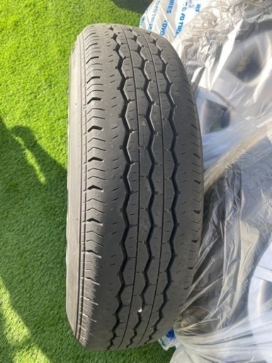 ハイエース200系　新車外しタイヤホイールセット