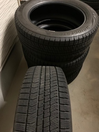 235 55 18 ブリザックVRX2 スタッドレス　タイヤ