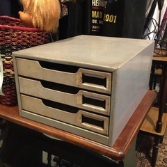 【半額!!】レトロなスチール製書類引出し【F00169】