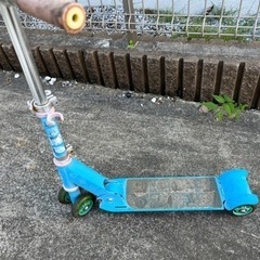 子供用キックボード